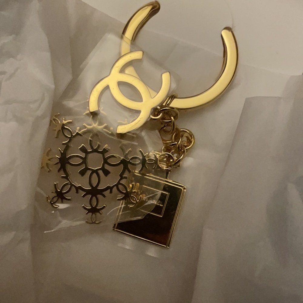 Chanel key chain - Picture 4 of 4
